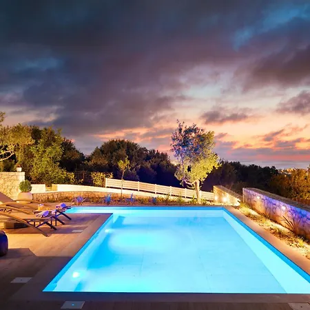 Lily's Lemonia Villa
